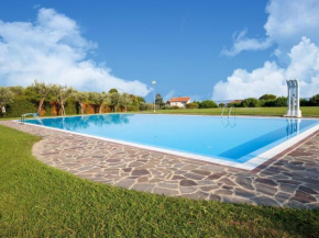 Гостиница Modern Holiday Home in Moniga del Garda with Swimming Pool  Монига Дель Гарда